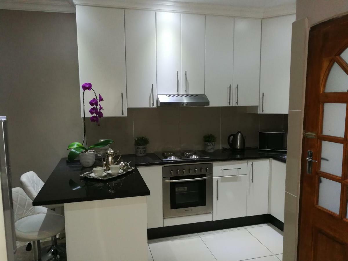 Pongola Road Self Catering Accommodation Uitenhage Екстер'єр фото