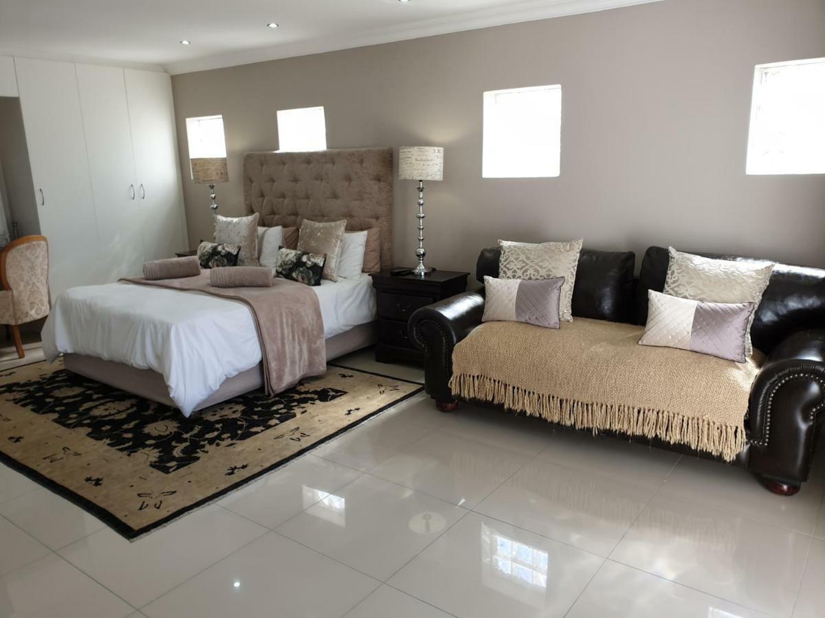 Pongola Road Self Catering Accommodation Uitenhage Екстер'єр фото