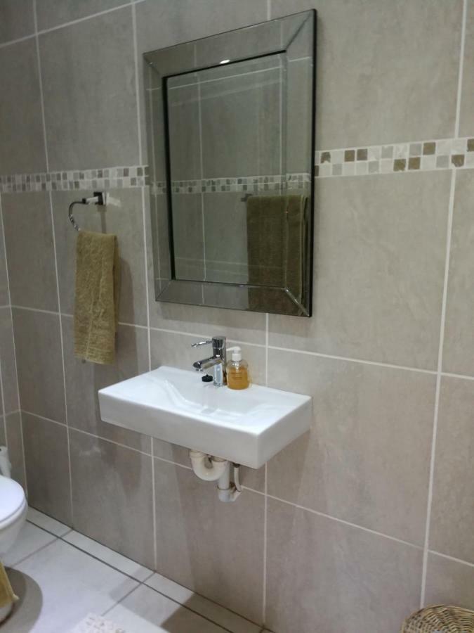 Pongola Road Self Catering Accommodation Uitenhage Екстер'єр фото