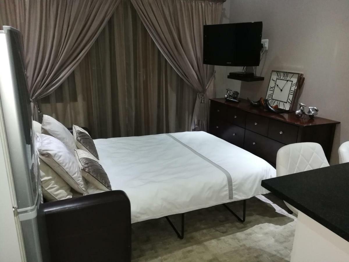Pongola Road Self Catering Accommodation Uitenhage Екстер'єр фото